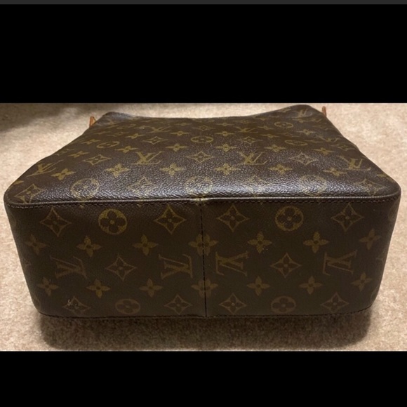 Authentic Louis Vuitton Looping GM - Picture 5 of 9